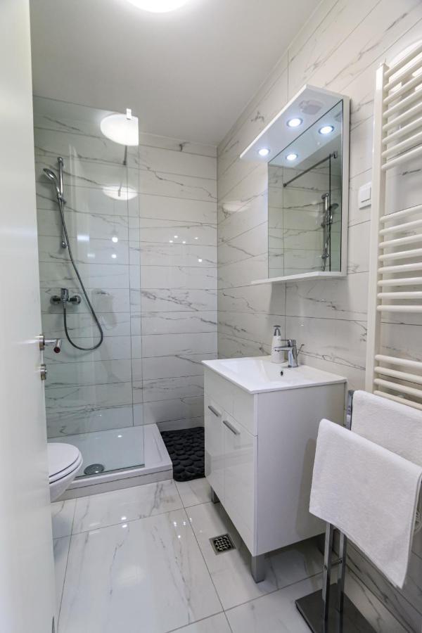 Luce Gold Apartment