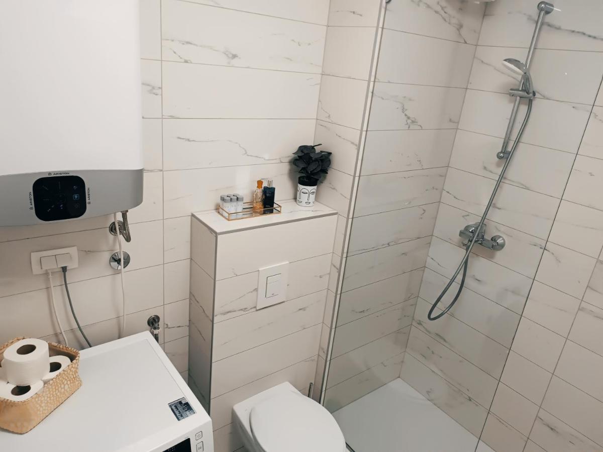 Luce Gold Apartment